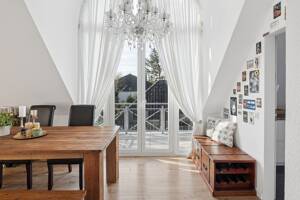 Großzügiges Wohnerlebnis: Modernisierte DG-Maisonette mit perfekter Sonnen-Ausrichtung! – 22043 Hamburg – Vorschaubild 1