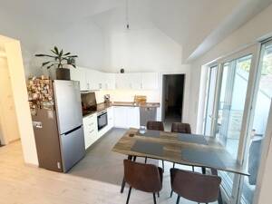 Exklusive lichtdurchflutete Dachgeschosswohnung mit einzigartigem Wohnambiente – 90766 Fürth – Vorschaubild 5
