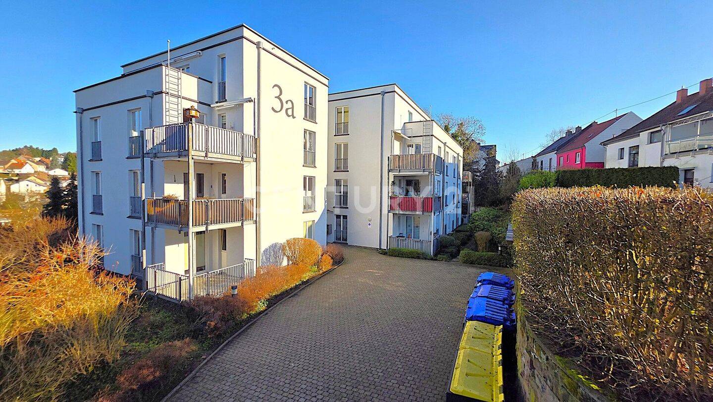 Einzigartige neuwertige 2ZKB Whg mit Balkon in Top Mehrfamilienhaus in bester Wohnlage von Dudweiler – Saarbrücken – Vorschaubild 3