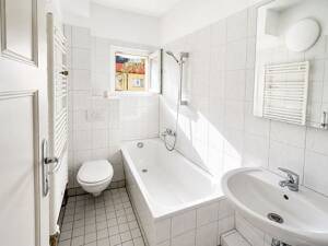 Frisch renovierte 2-Zimmer-Wohnung mit Loggia und Grünblick - bezugsfrei in Reinickendorf – 13403 Berlin – Vorschaubild 7