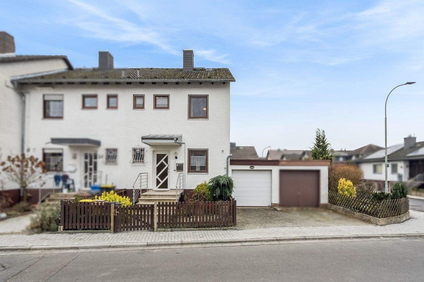 Reihenendhaus mit hübschem Garten – Altenstadt – Bild 1 von 9