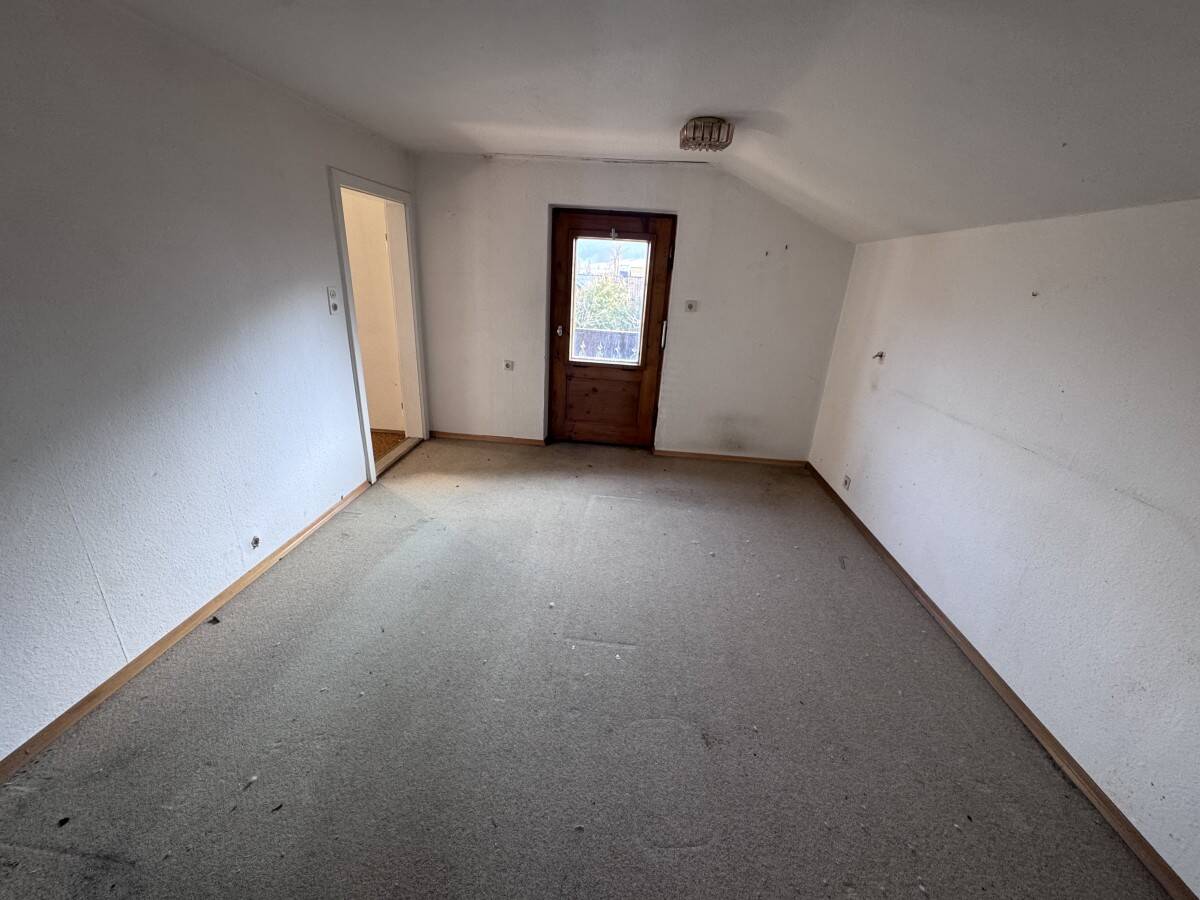 Sanierungsbedürftiges Haus in Unterammergau mit traumhaftem Gebirgsblick – Unterammergau – Vorschaubild 3