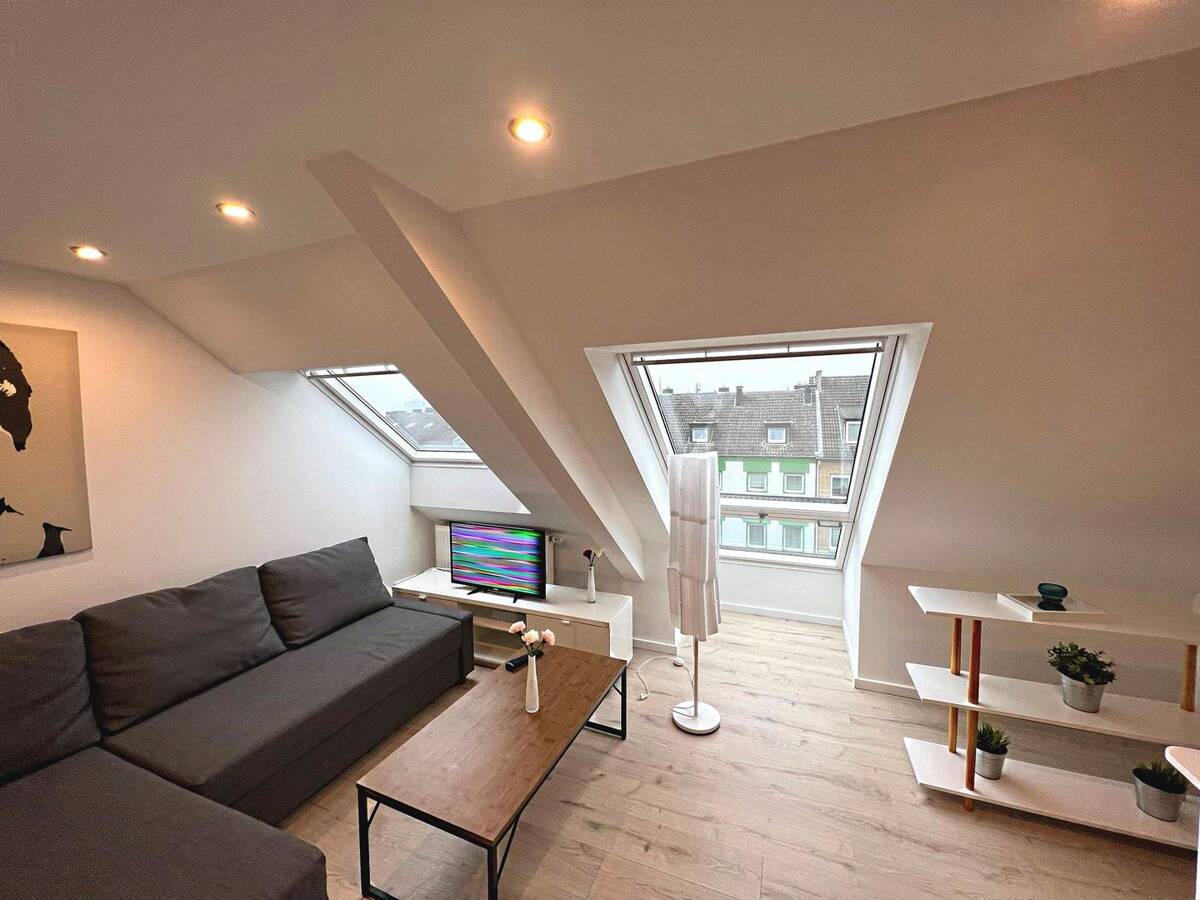 2-Zimmer-Wohnung mit Balkon Stadtmitte – 40211 Düsseldorf – Bild 1 von 9