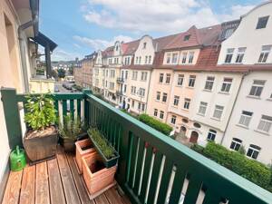 Charmante 3-Zimmer-Altbauwohnung mit zwei Balkonen im Jenaer Damenviertel