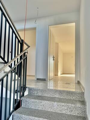 Drei-Zimmerwohnung mit Balkon, Gäste-WC und viel Platz für den eigenen Wohntraum – 63071 Offenbach am Main – Vorschaubild 2