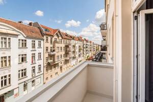 Kernsanierte Altbauwohnung vereint mit modernstem Wohnkomfort – 10439 Berlin – Vorschaubild 8