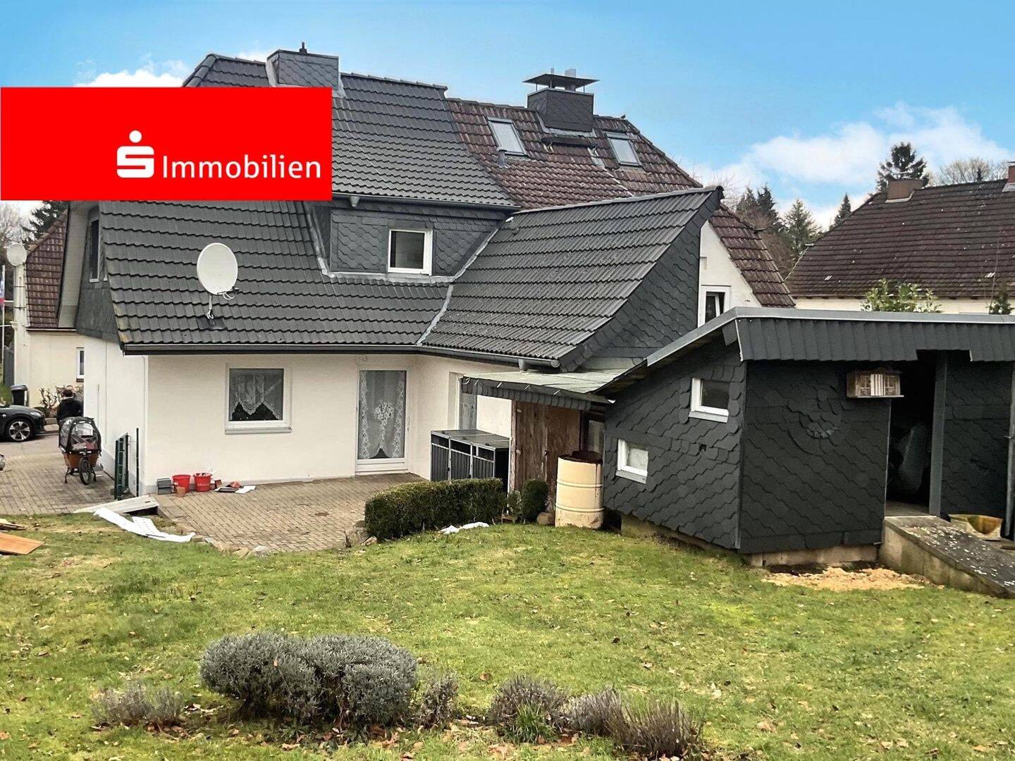 Teilmodernisierte DHH für die kleine Familie – Kiel – Bild 1 von 9