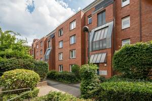 Wunderschöne, freie 3,5-Zimmer-Terrassenwohnung mit Tiefgaragenstellplatz in Hamburg-Ottensen