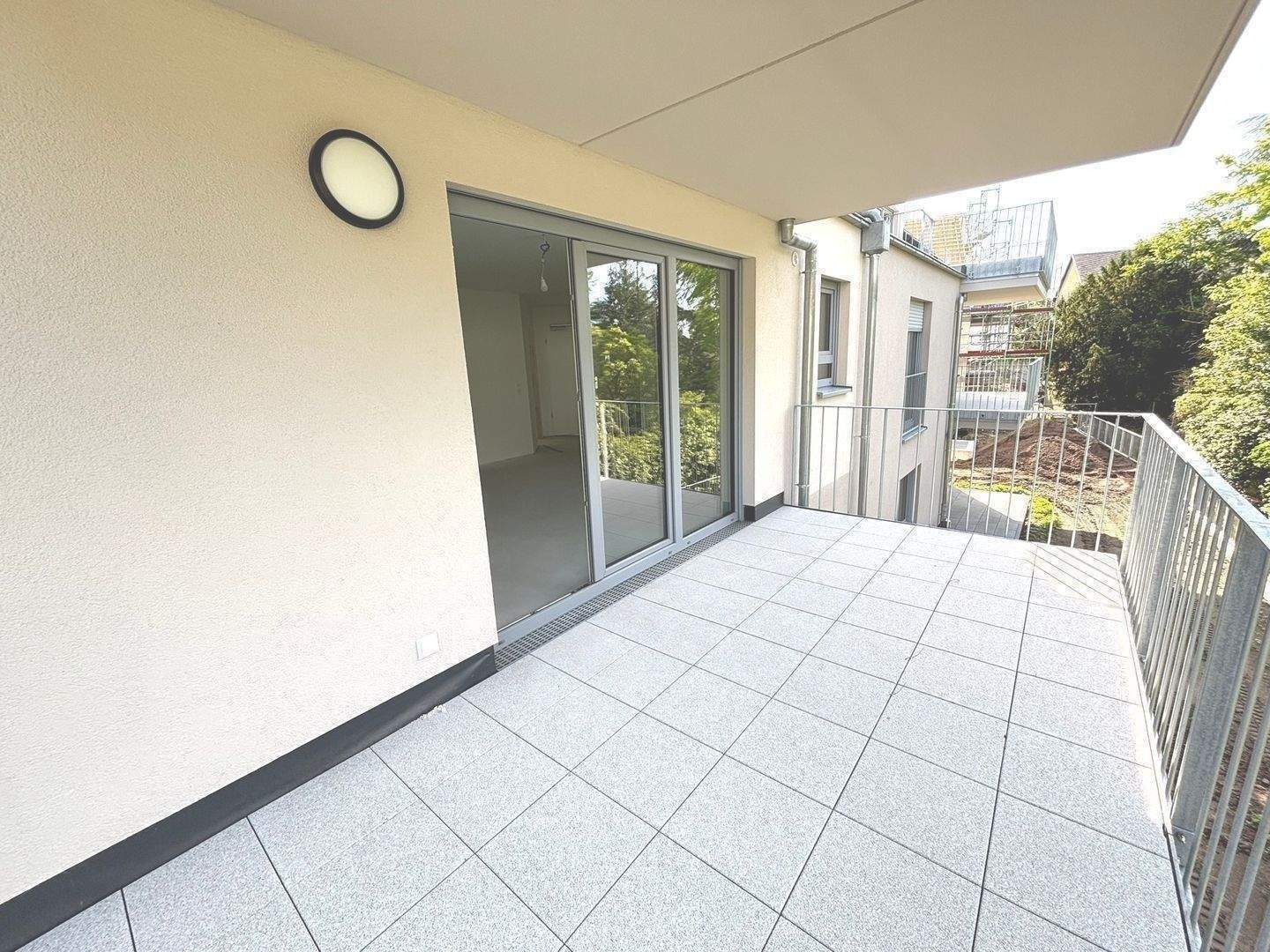 3 Zimmer, Küche, 2 Bäder, Balkon und Lift | 0177-2422700 – Wiesbaden – Vorschaubild 2