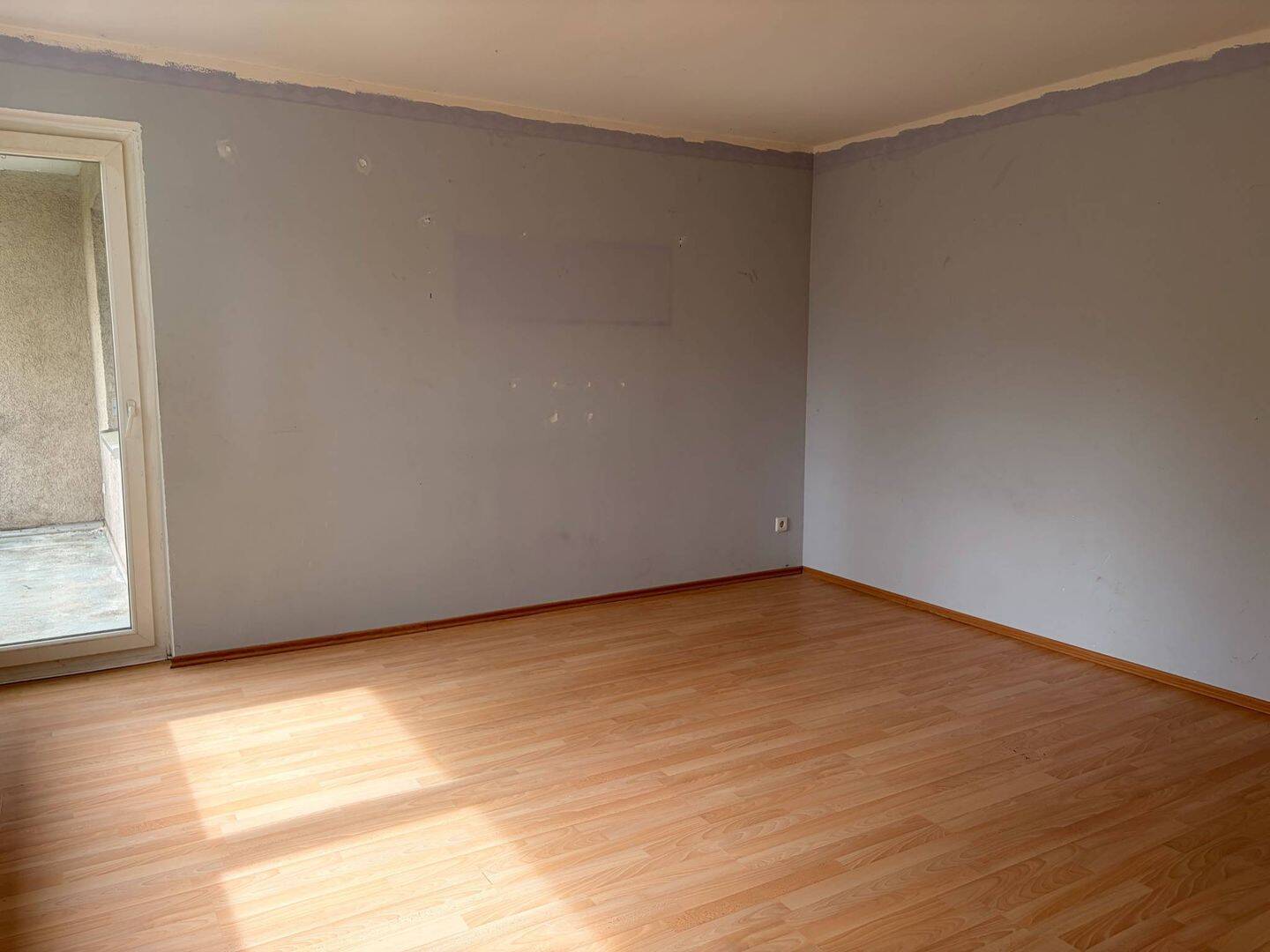 Helle 4-Zimmer-Wohnung mit BALKON und Wannenbad – Solingen – Vorschaubild 3