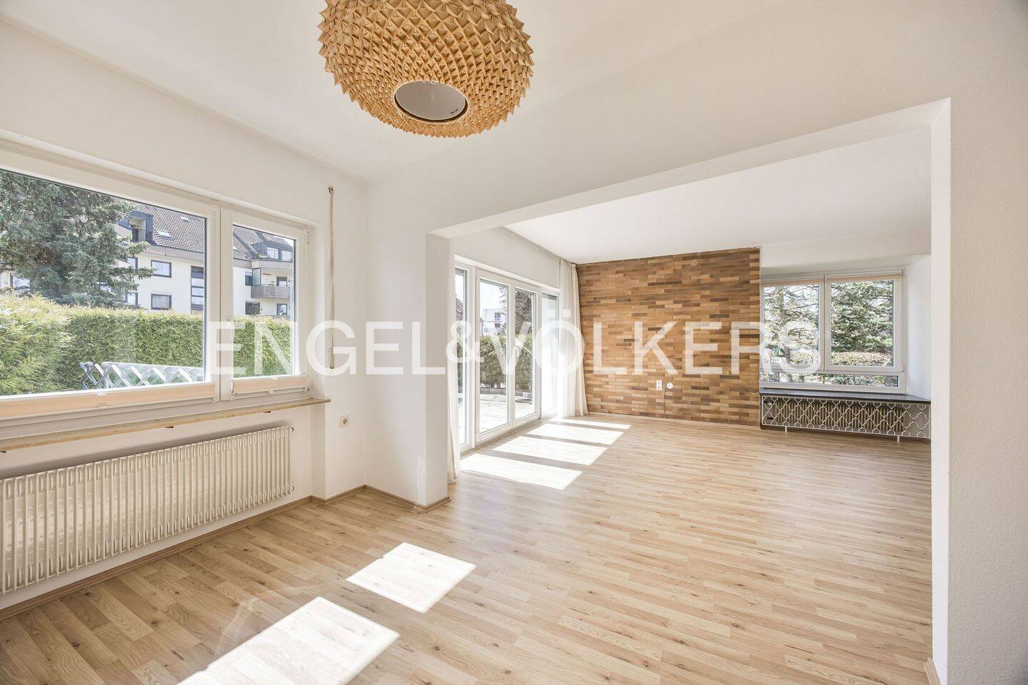 Einfamilienhaus mit Entwicklungspotenzial und großzügigem Grundstück – Nürnberg – Vorschaubild 2
