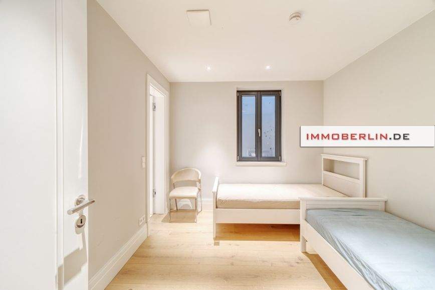 IMMOBERLIN.DE - Großartiges Townhouse mit exquisitem Interieur-Design in feiner Lage – Berlin – Bild 1 von 9