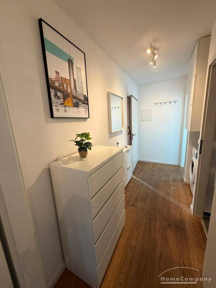 Modern möbliertes Apartment mit Balkon – München – Vorschaubild 6