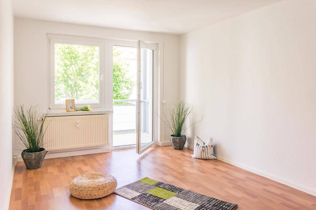 Balkonwohnung in begrünter Wohnlage – Chemnitz – Vorschaubild 2