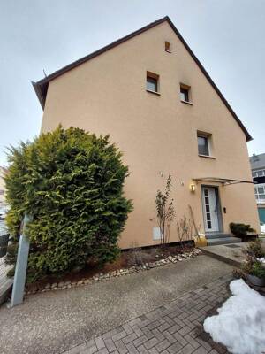 Mehrfamilienhaus in Burgfarrnbach mit Ausbaupotenzial