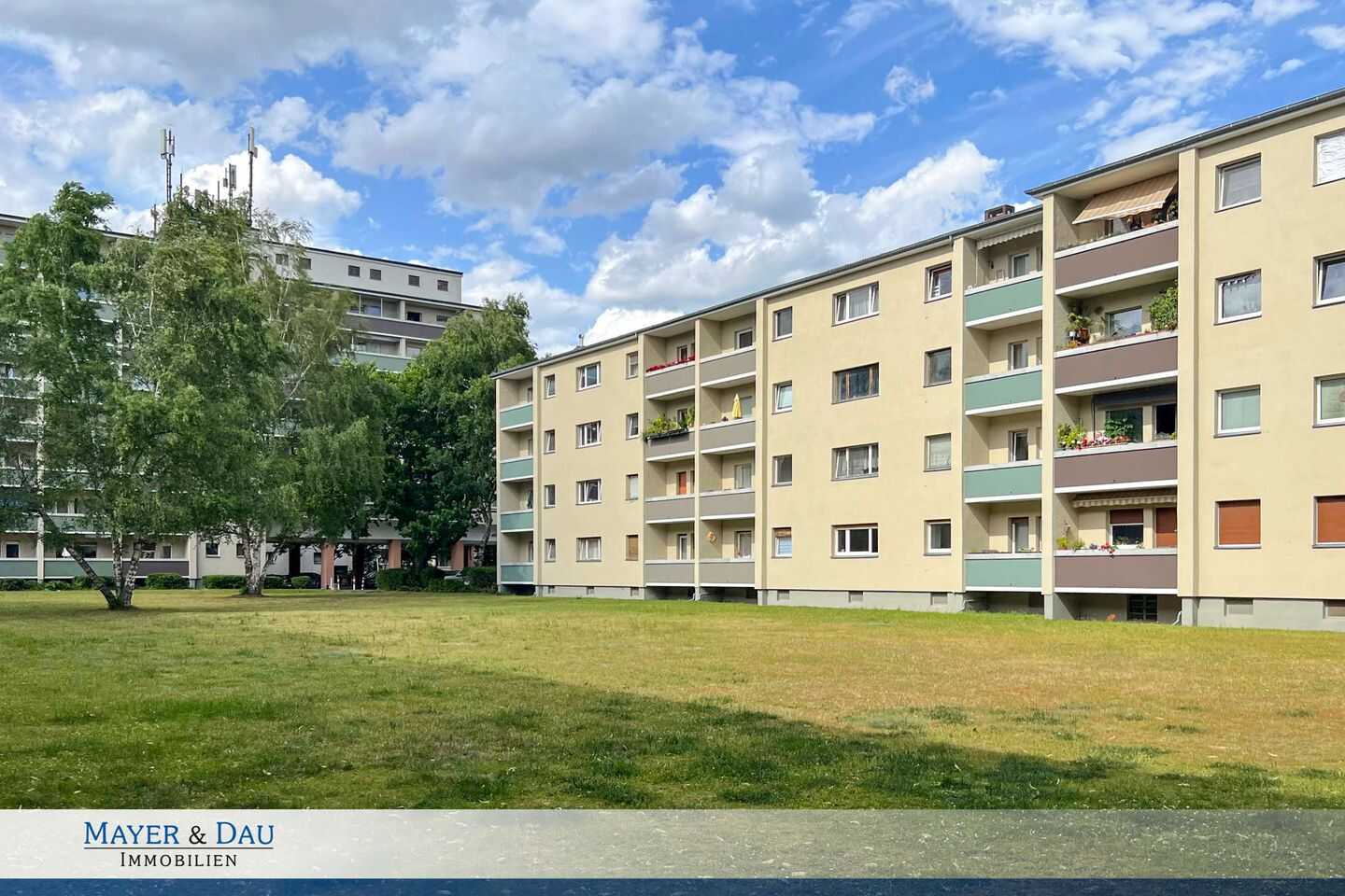 Möblierte 2 Zimmer-Wohnung mit großzügiger Sonnenloggia & Stellplatz in ruhiger Lage! Obj. 10113 – Berlin – Bild 1 von 9