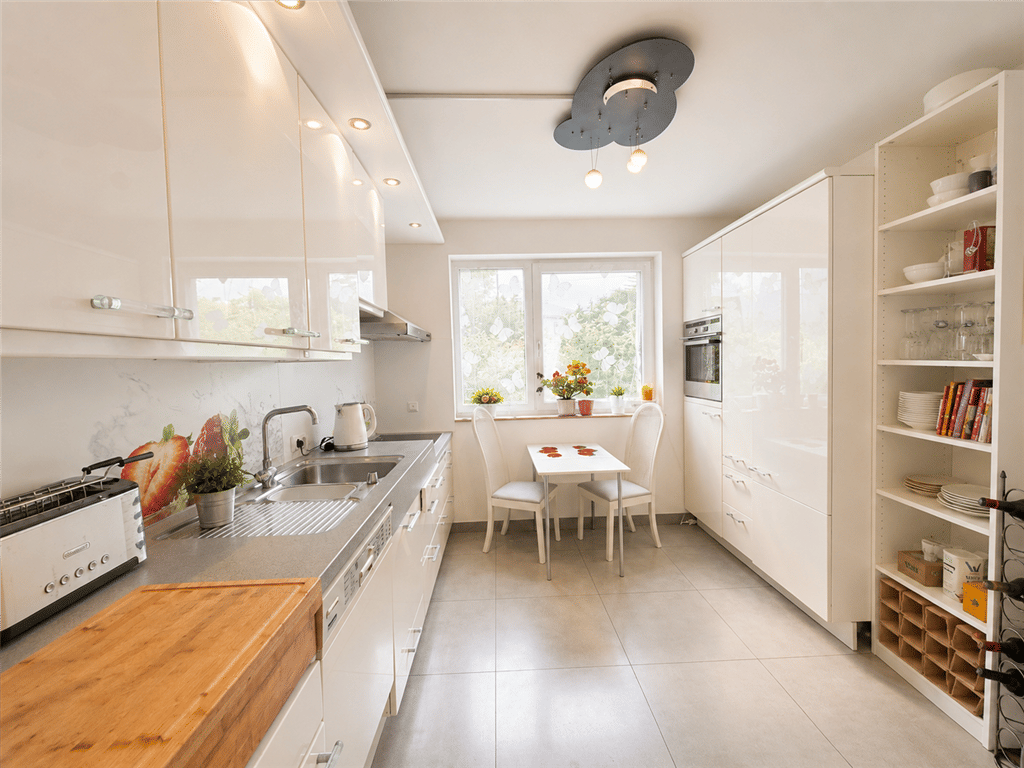 Lichtdurchflutete Erdgeschosswohnung mit großer Terrasse in begehrter Wohnlage – Kassel – Vorschaubild 5