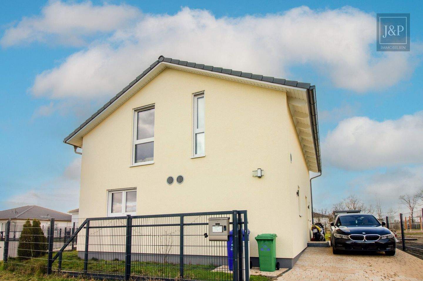 Energieeffizientes Wohnhaus in Schulzendorf mit Photovoltaikanlage und moderner Heiztechnik – Schulzendorf – Vorschaubild 2