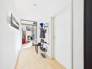 Schöne Maisonette-Dachgeschosswohnung in einem kleinen Mehrfamilienhaus mit nur 6 Einheiten in Solln – 81479 München – Vorschaubild 4