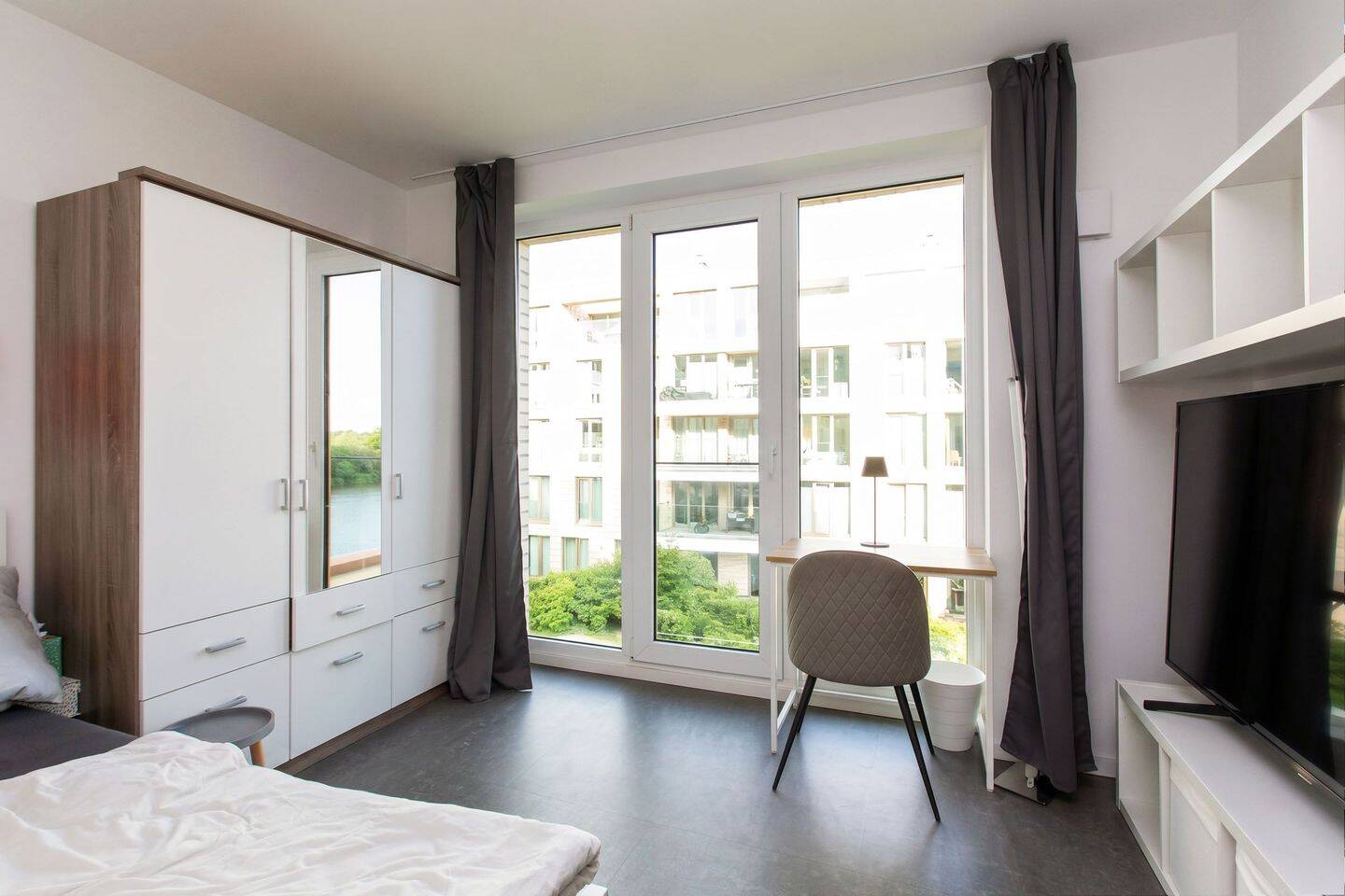 Überseestadt: Traumhafter Blick auf die Weser | Helle luxuriöse 4 Zimmerwohnung – Bremen – Vorschaubild 6