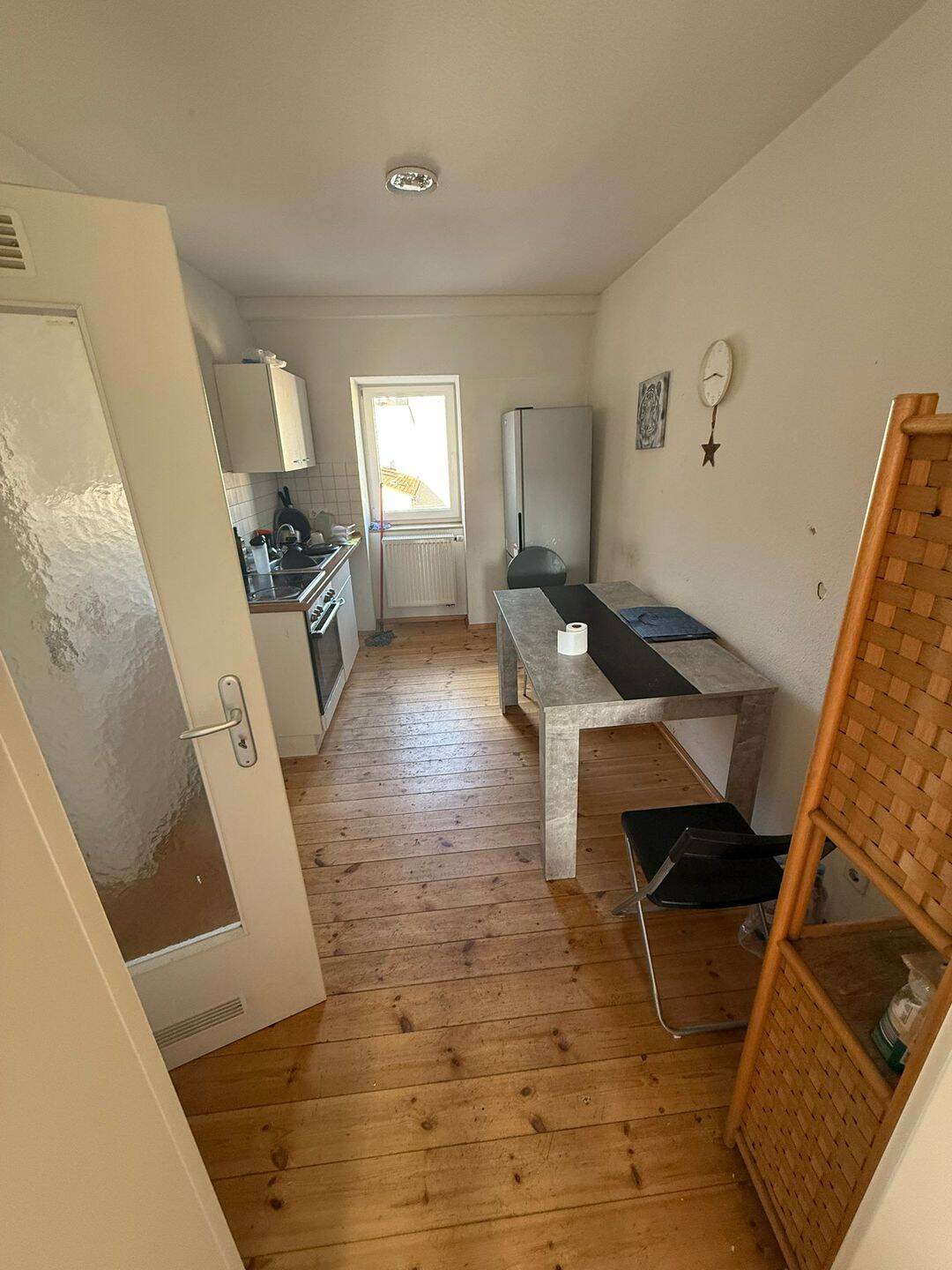 Beste Lage: Helle 2-Zimmer-Wohnung mit Einbauküche & WLAN, 5 Min. zum Hauptbahnhof – Nürnberg – Vorschaubild 4