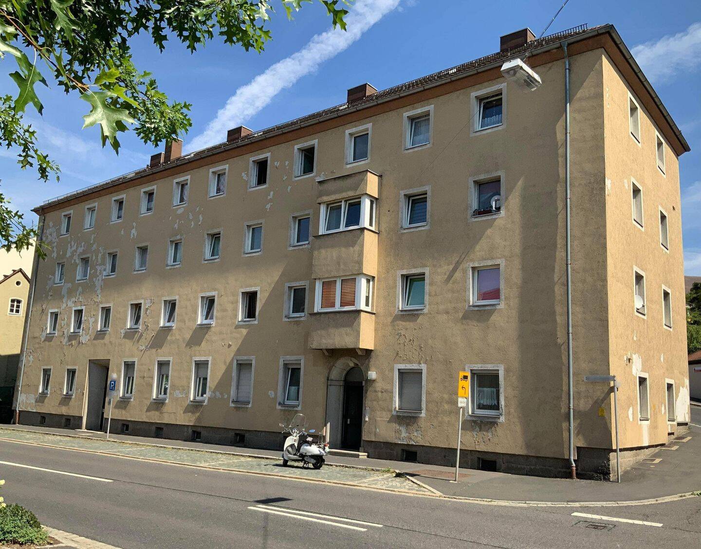 18 Familienhaus in zentraler Tirschenreuther Lage als vielversprechendes Investmentobjekt – Tirschenreuth – Bild 1 von 9