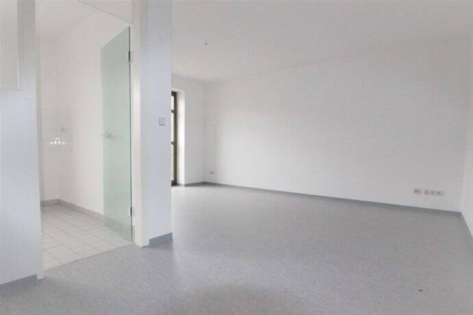 Gemütliche 2-Raum-Wohnung mit Charme! – Chemnitz – Vorschaubild 2