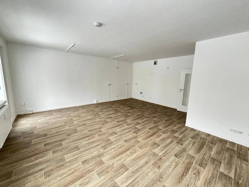 6-Raum-Etagenwohnungg mit 2 Bädern und 2 Balkonen
