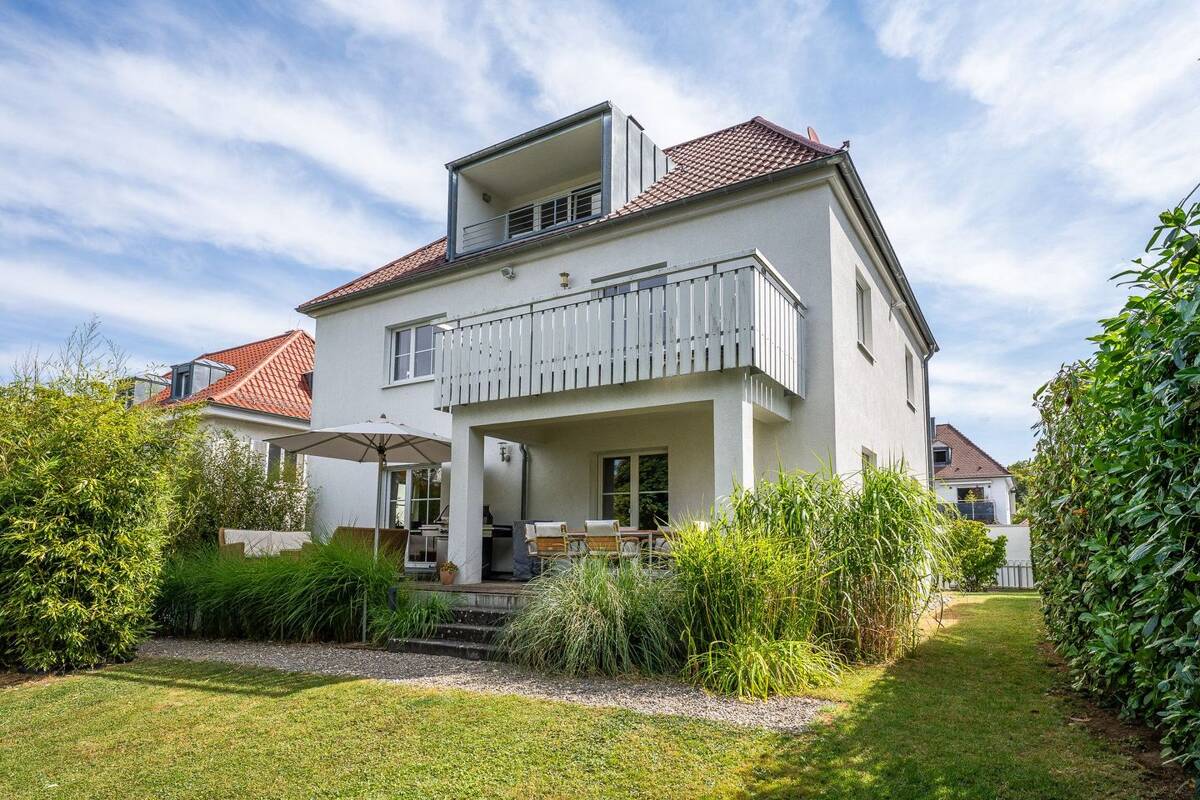 Familienfreundliches Traumhaus mit Garten in Toplage von S-Sonnenberg – 70597 Stuttgart – Bild 1 von 9