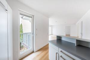 AIGNER - Rarität beim Kaiserplatz: Neuwertige 3-Zimmer-Wohnung mit 2 Balkonen und Innenhoflage – 80803 München – Vorschaubild 8