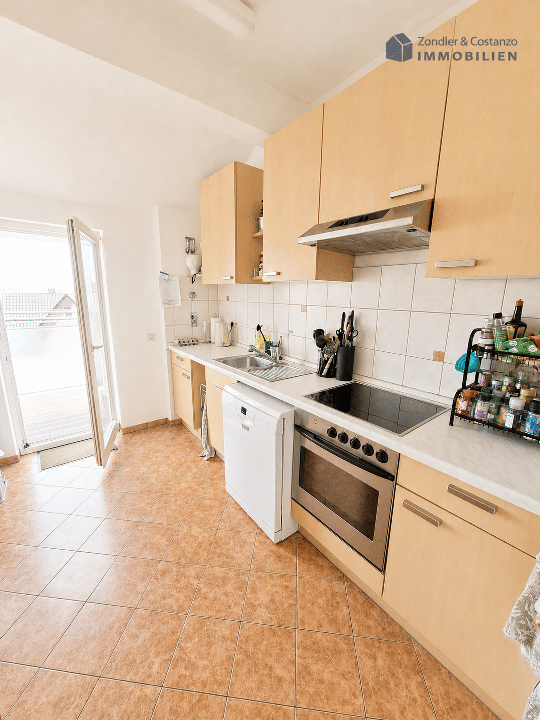 * Großzügige, helle und gepflegte 4-Zi.-Wohnung im DG * TL-Bad * EBK * toller Balkon! * – Stuttgart – Vorschaubild 7