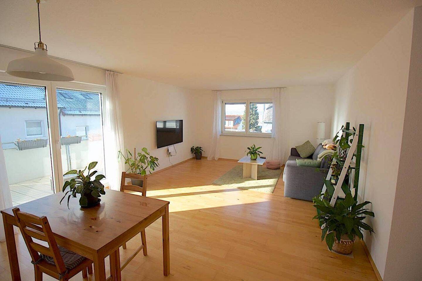 Helle 4-Zimmern-Maisonette mit Garten, Balkon und Stellplätze - Provisionfrei – Neu-Ulm – Vorschaubild 4