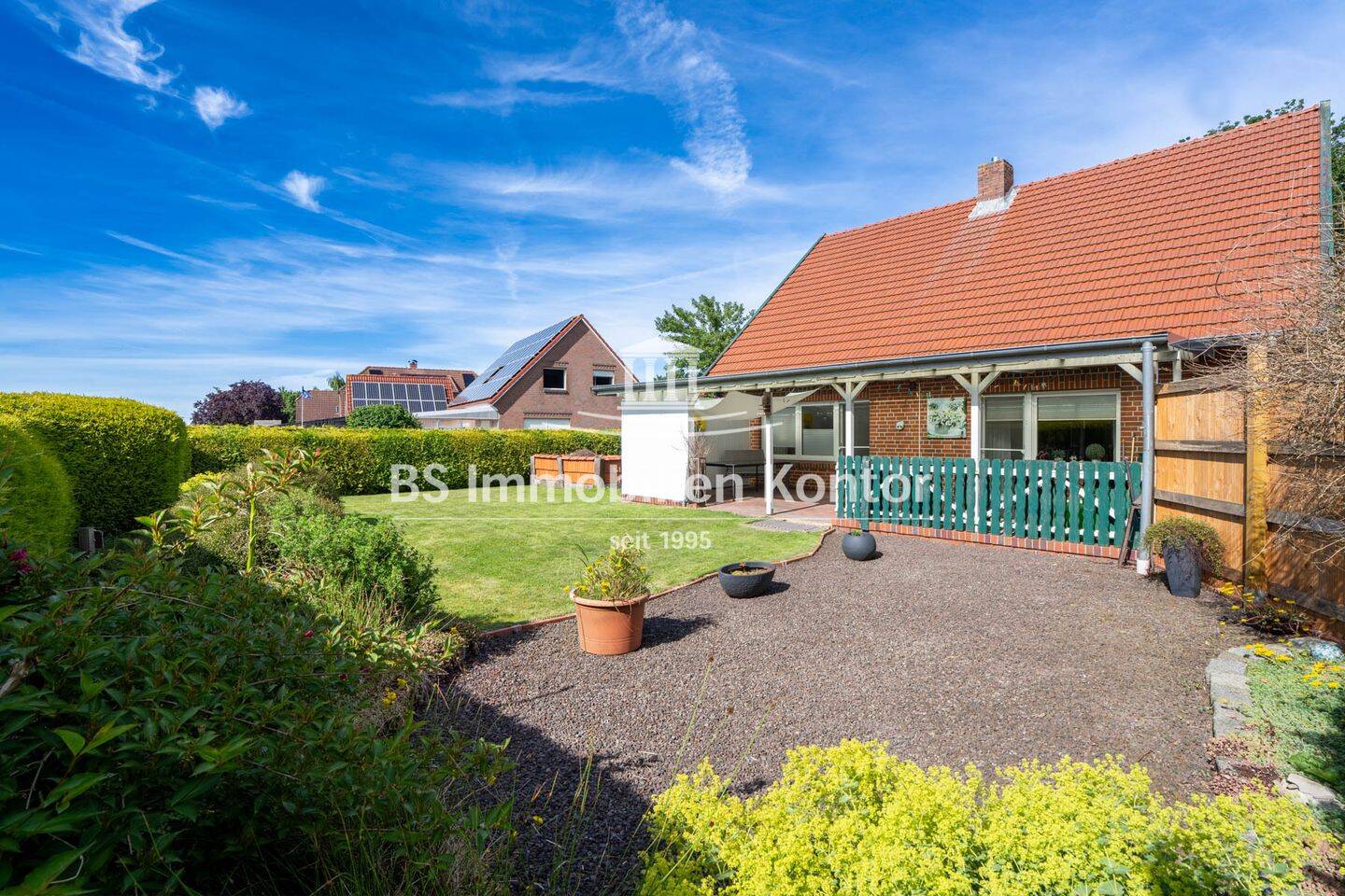 Großes Einfamilienhaus mit Garage, Terrasse und Gartenanlage in ruhiger Wohnlage! – Rechtsupweg – Vorschaubild 3