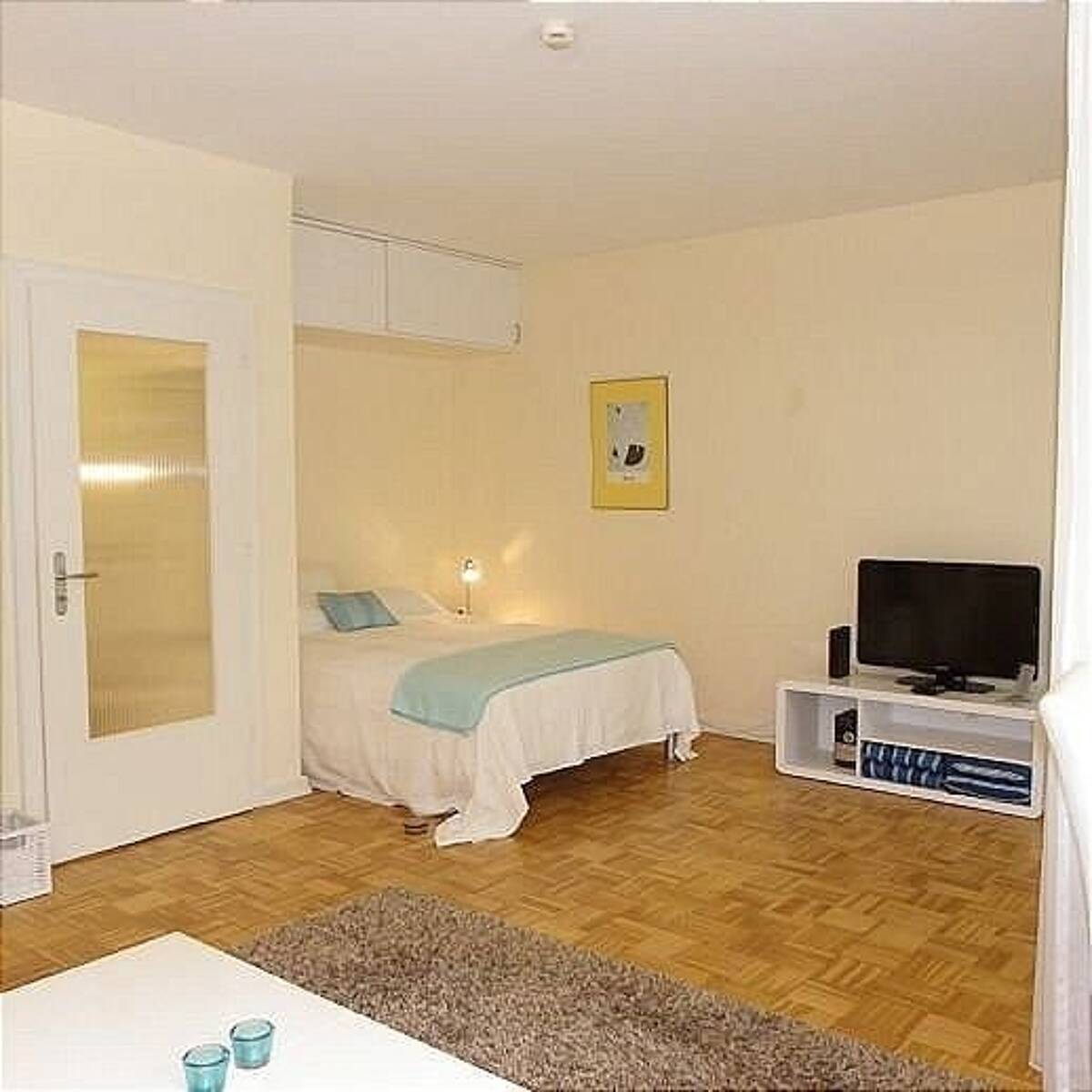 Gemütlich möbliertes Apartment/ Balkon /Fahrstuhl / Kabel-TV/Keller/ Waschküche/ ab 01.09.2026 – 22085 Hamburg – Bild 1 von 9