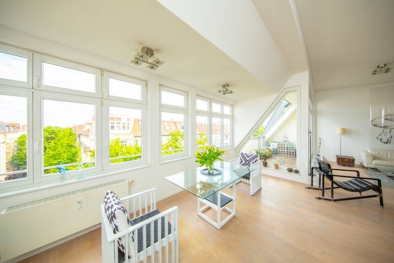 Bezugsfreie DG-Whg mit Terrasse EBK Kamin u. Aufzug – Berlin – Vorschaubild 4