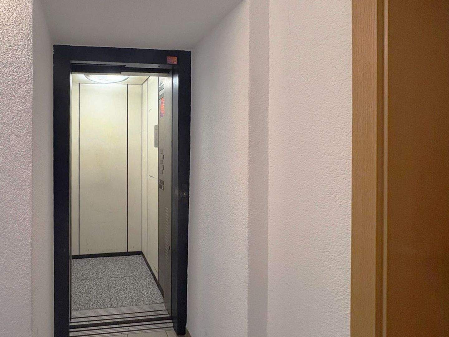 Altbaucharme & Sonnenbalkon - Ihr neues Zuhause im Denkmal – Chemnitz – Vorschaubild 5