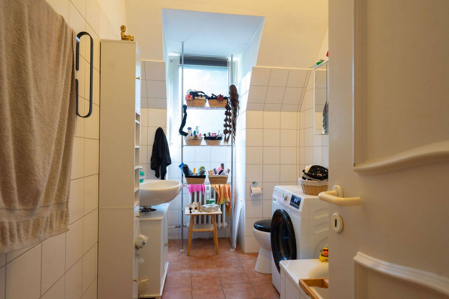 Krefeld-Bismarckviertel: Gemütliche Dachgeschosswohnung mit 3 Zimmern und Einbauküche! – Krefeld – Vorschaubild 7