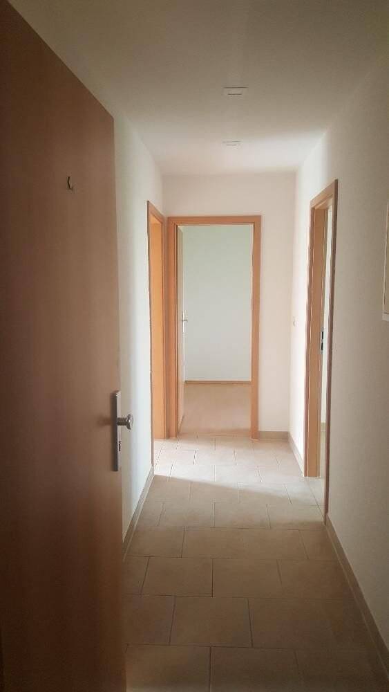 Attraktive 3-Raum-Wohnung mit Balkon mit Fußbodenheizung – Chemnitz – Vorschaubild 2