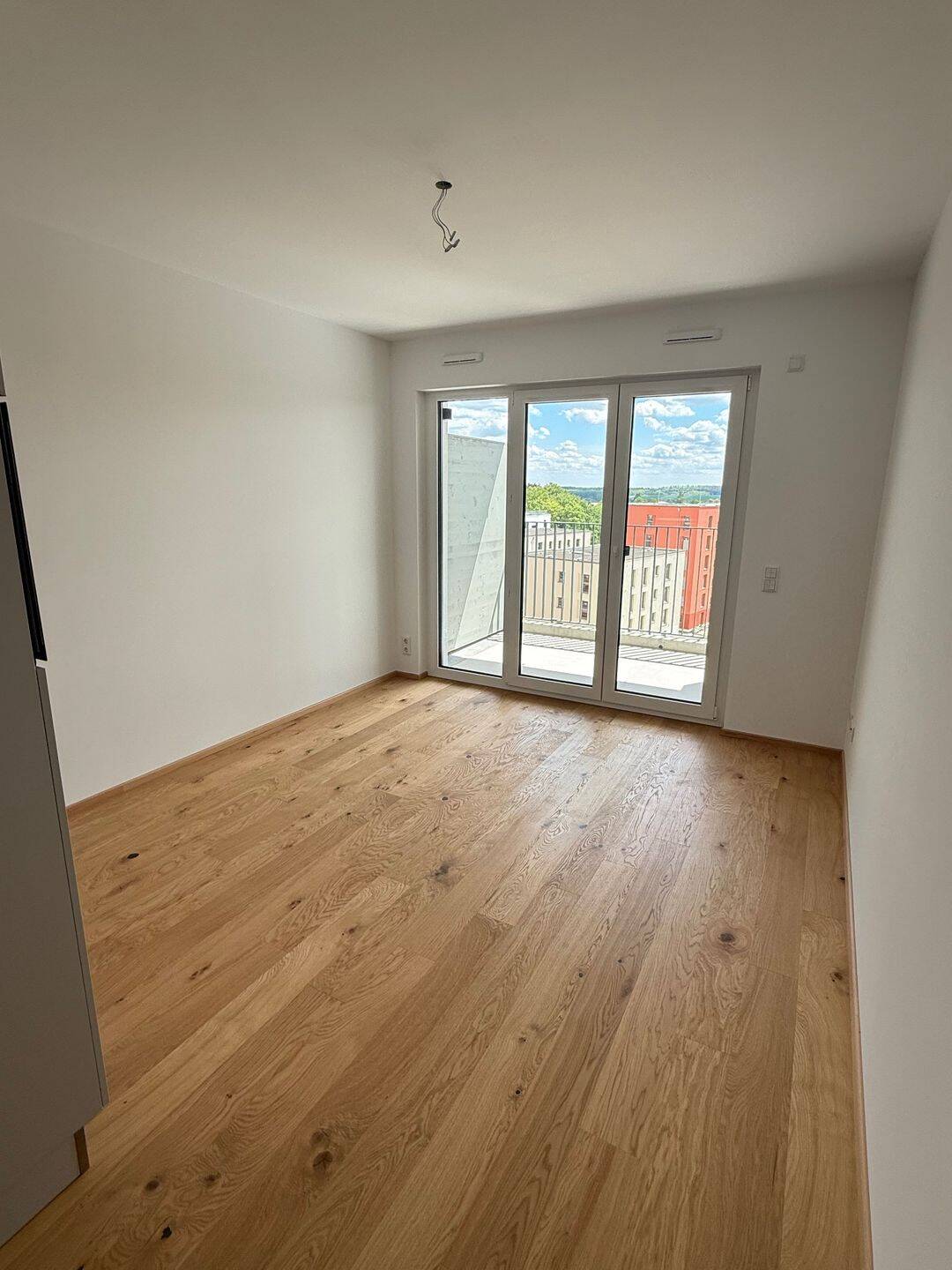 Schöne 1-Zimmer Wohnung direkt neben der Universität – Regensburg – Vorschaubild 2