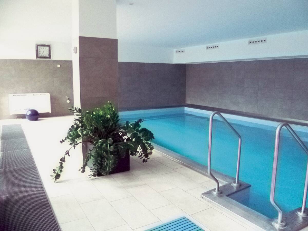 2-ZIMMER-WOHNUNG IN SONNENBERG! 2017 modernisiert, Terrasse, Swimmingpool, und stufenloser Zugang – Wiesbaden – Bild 1 von 9