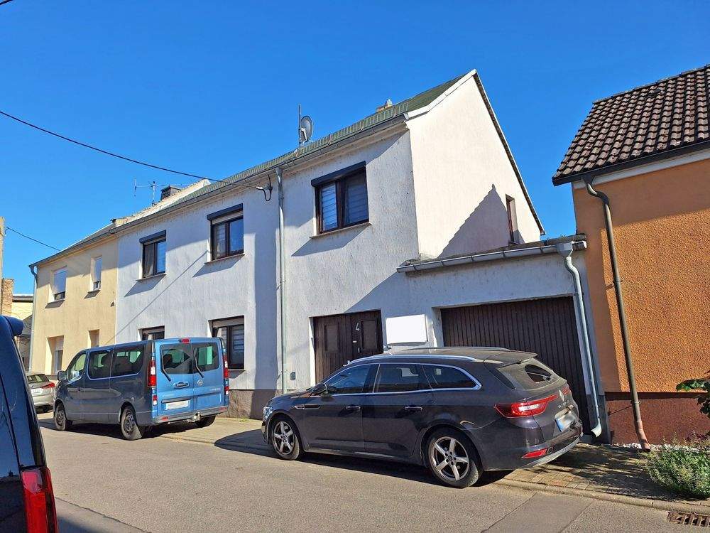 Bennewitz: S-Bahn, Familienhaus, PV-Anlage, Garage und Werkstatt – Bennewitz – Bild 1 von 9