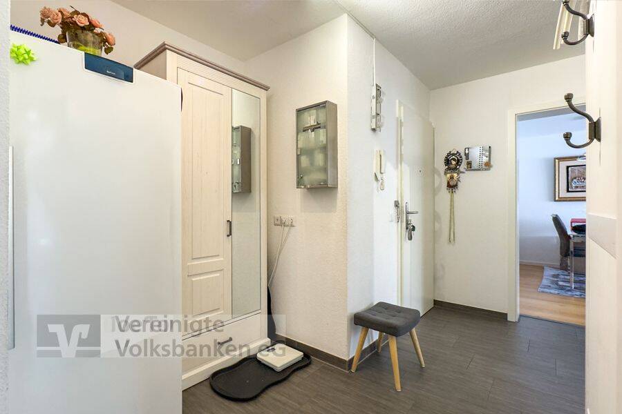 4-Zimmerwohnung mit Balkon in gutem Zustand. Frei nach Verkauf – Reutlingen – Vorschaubild 3