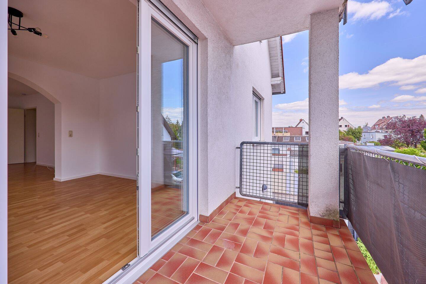 Helle 3,5-Zimmerwohnung mit Balkon in gepflegtem Dreifamilienhaus – Griesheim – Vorschaubild 3