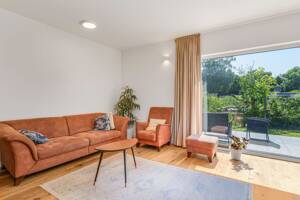 Stilvolles Einfamilienhaus mit ausgebautem Dachgeschoss und hochwertiger Ausstattung – 12349 Berlin – Vorschaubild 2