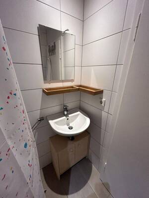 Schöne sanierte 2 Zimmer Kü., Bad, Whg. in Saarbrücken- Nähe Caritas Klinik Burbach/Rastpfuhl – 66115 Saarbrücken – Vorschaubild 4