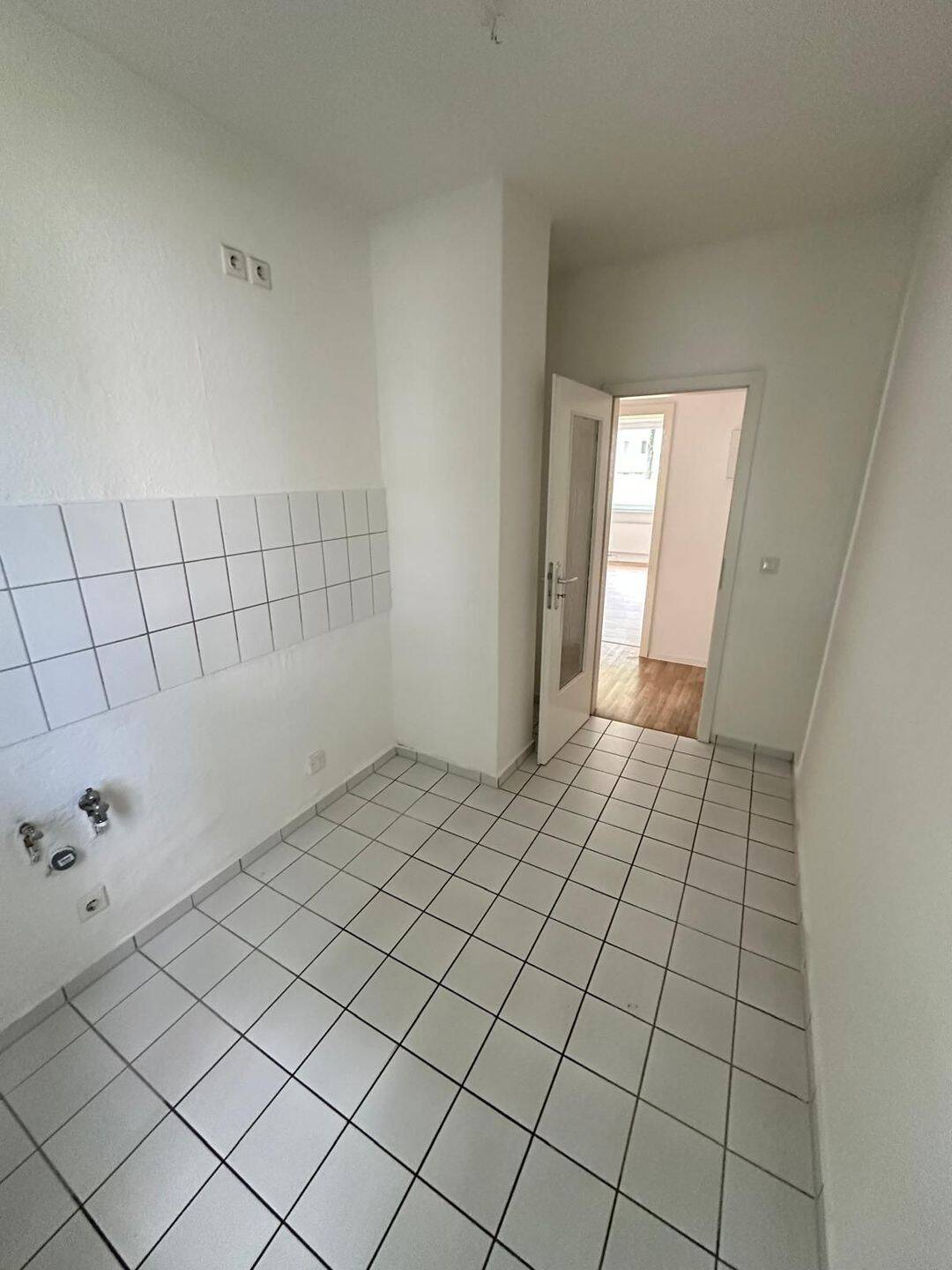 3-Zimmer-Wohlfühlwohnung mit Balkon und Tageslichtbad – Chemnitz – Vorschaubild 3