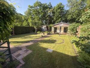 Ländliche Idylle mitten in der Stadt ! Ihr künftiges Zuhause mit herrlichem Garten und 3 Garagen ! – 14478 Potsdam – Vorschaubild 8