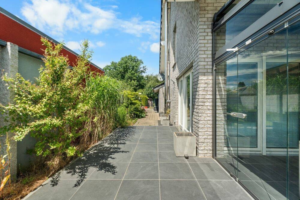 Tolles freistehendes Einfamilienhaus mit Doppelgarage, Wintergarten, Garten usw. in Inden / Altdorf – Inden – Vorschaubild 4