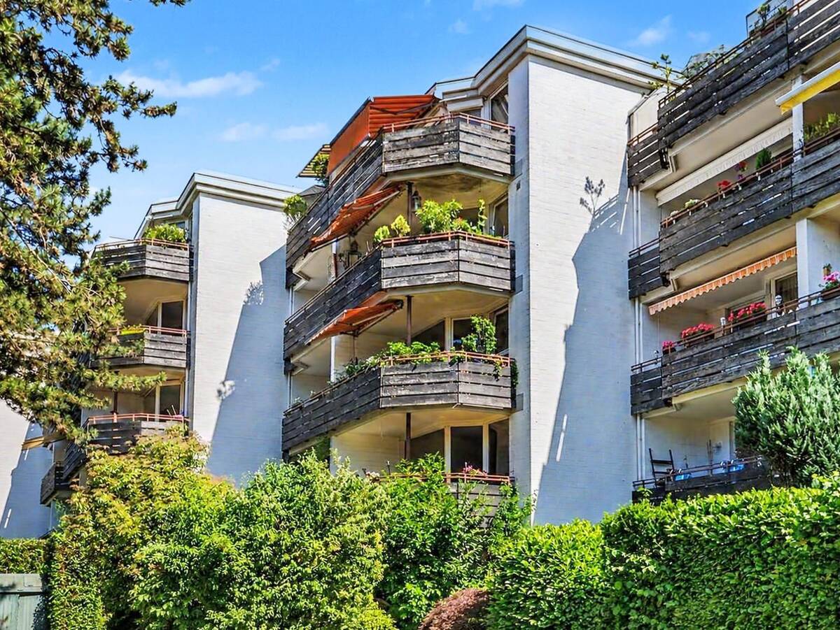 Gut geschnittene 2-Zimmer-Eigentumswohnung mit zwei Loggien in Düsseldorf-Gerresheim – 40625 Düsseldorf – Bild 1 von 9