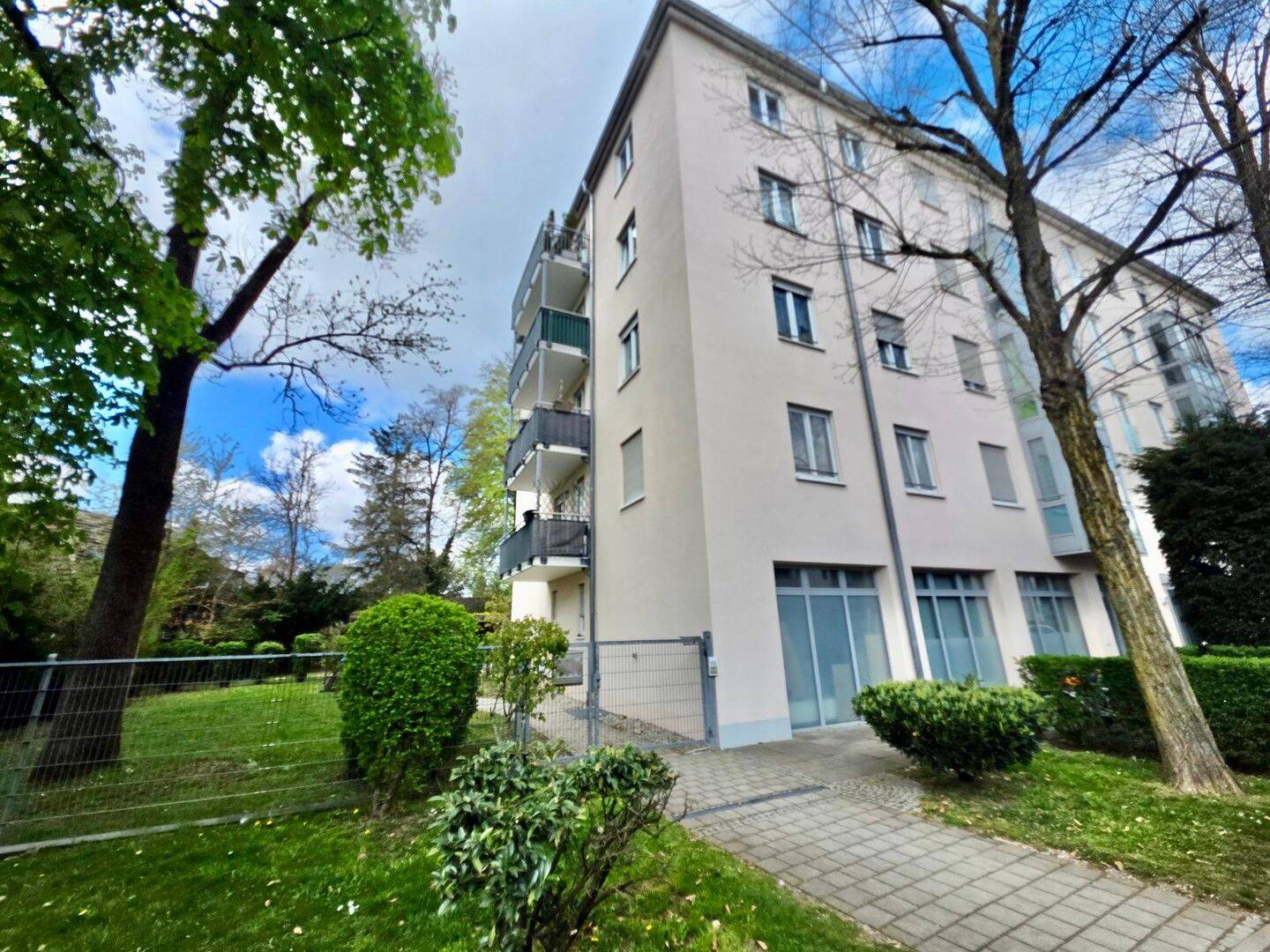 Gut vermietete Etagenwohnung inkl. TG-Stellplatz – München – Vorschaubild 2